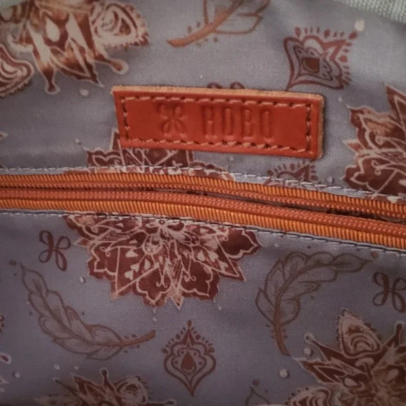 Hobo Flywheel Belt/Crossbody Bag 💖 - Picture 4 of 4